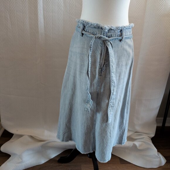 Gap Light Wash Belted A-line Denim Midi Skirt – Size 28 Vintage style - Picture 4 of 12